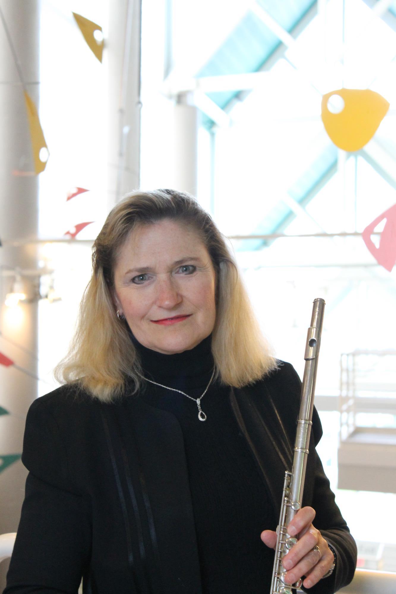 Linda Cykert, Flute