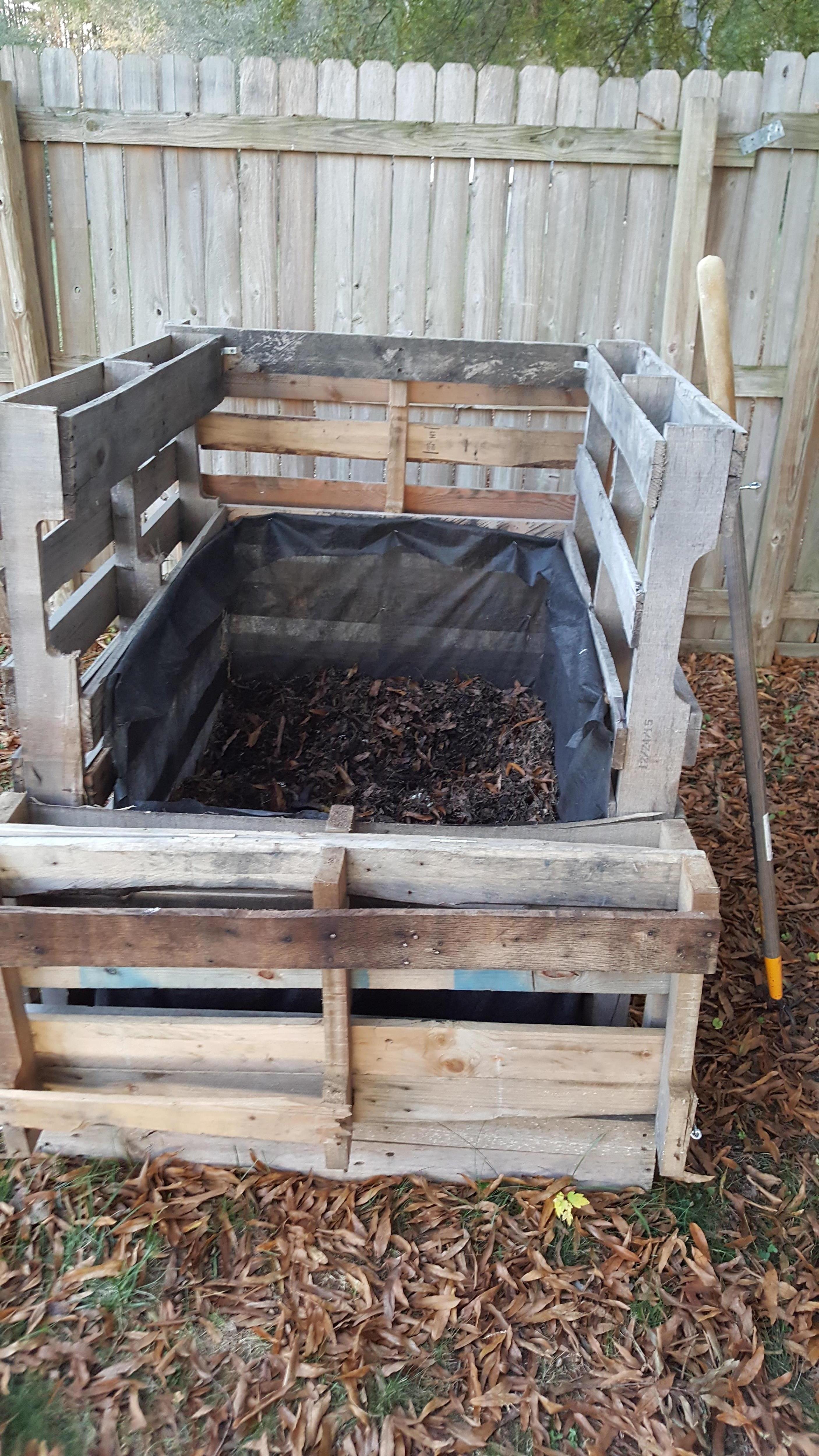 Backyard Compost Bin by Sam